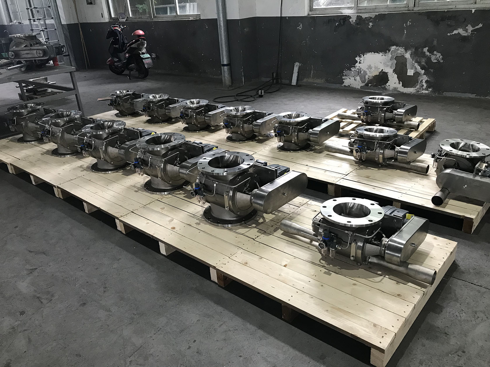 Rotary Valves: How Airlocks in Pneumatic Systems Work